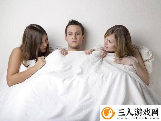 和闺蜜玩3p被八个男人一起被曝光