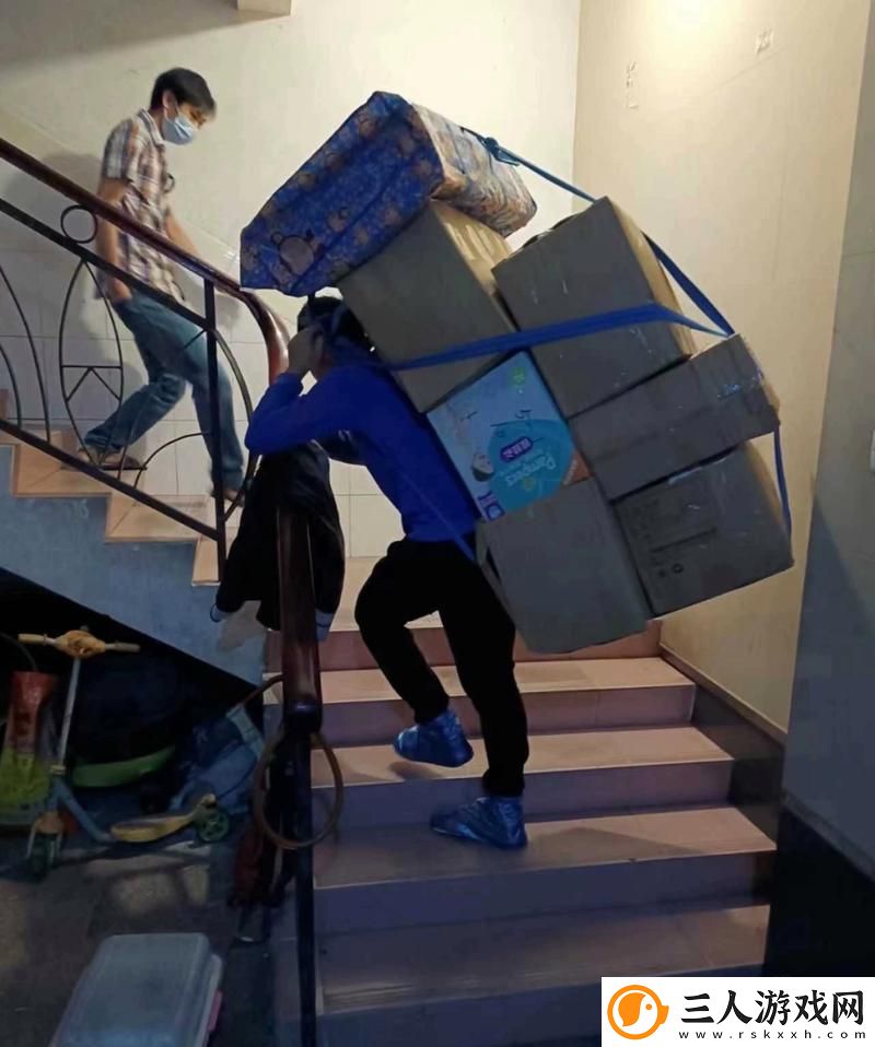 搬家工人当着老公的面火爆上线