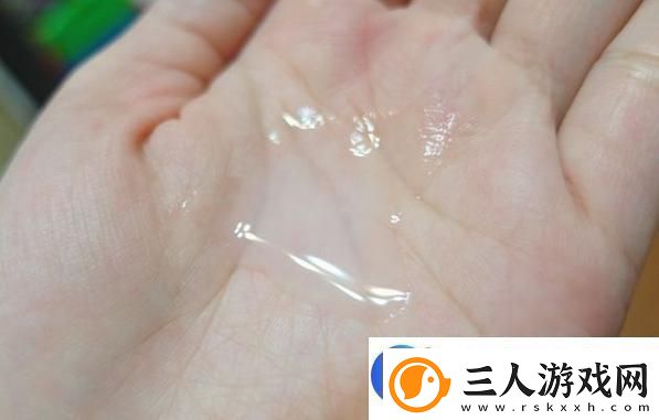 内容丰富美女13流出白色液体友