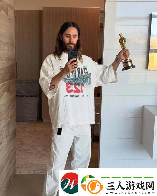 杰瑞德·莱托找回丢失的奥斯卡奖杯丢失6年后复得