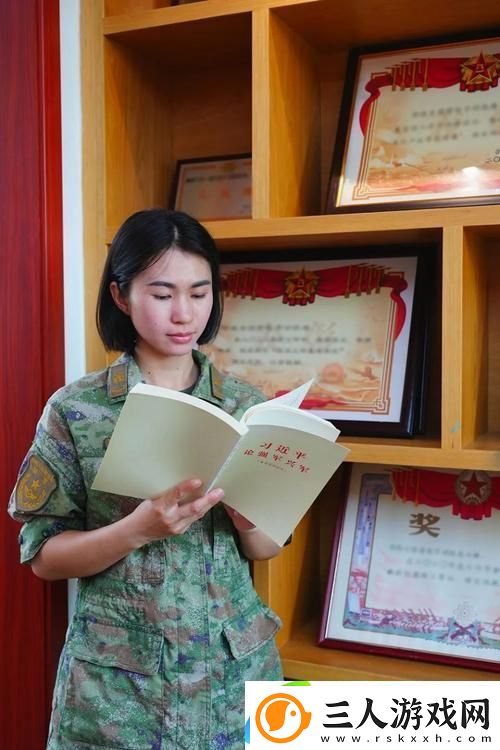 女班长遭遇Xc扒衣事件