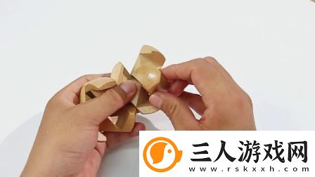 自由踢球锁紧惊喜笑话！
