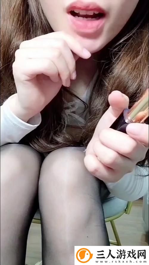 “生物老师闵儿用自己给我们讲课