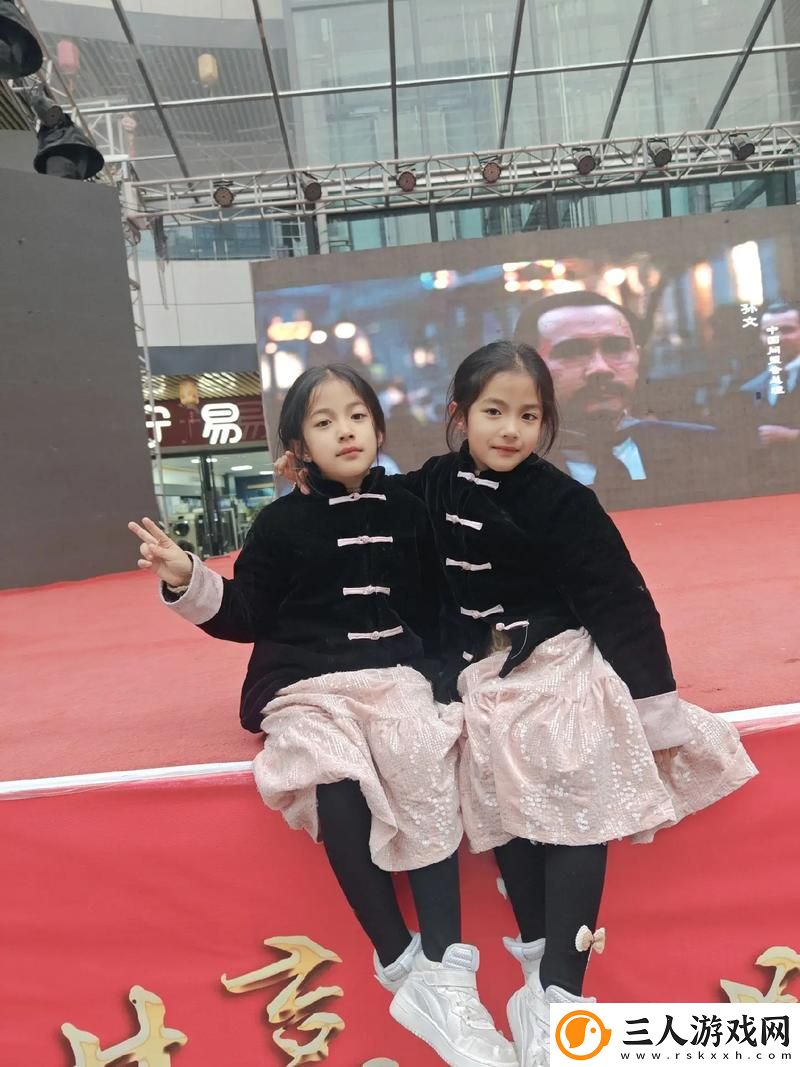 双胞胎姐妹齐上阵许多人物上线