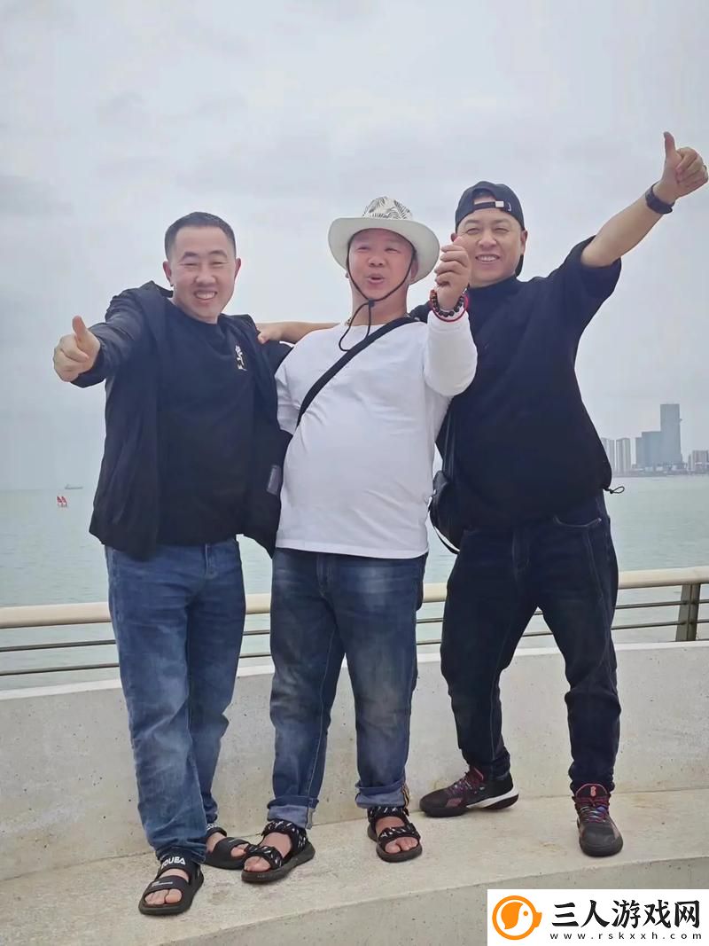 三个男人换着躁我