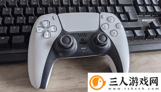 索尼黑科技来了！PS手柄能变形松开还自动恢复