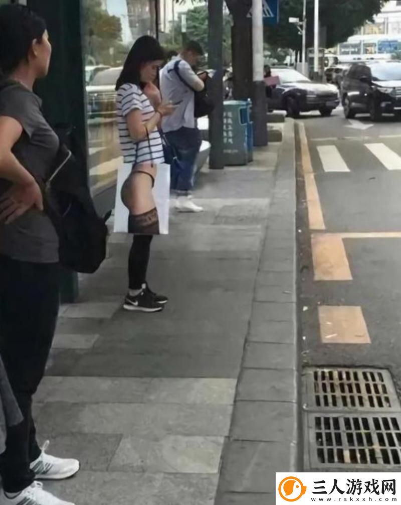 公交车上忘穿内裤被c好爽网友